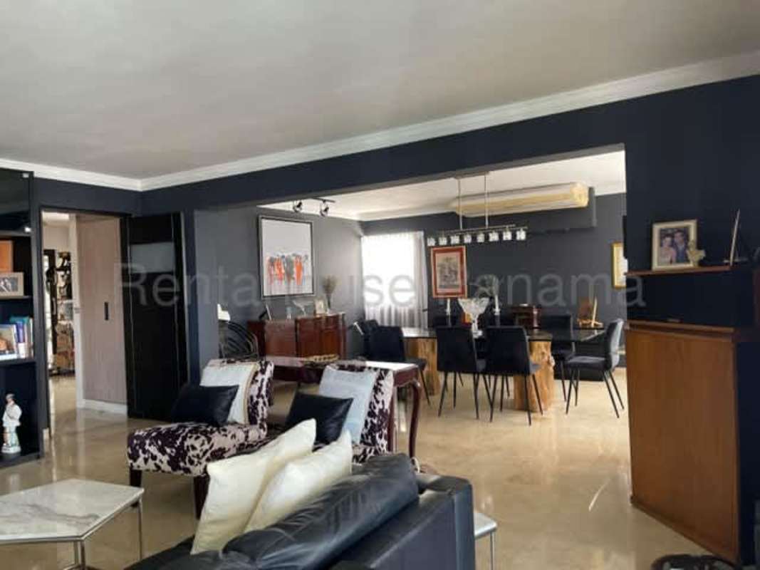 Kitchen with granite island, built-in oven, modern cabinets in PH Troy El Cangrejo Panama