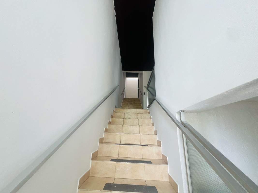 Open bright room with window and tiled floors perfect for office or residential in house for rent Los Angeles Panama