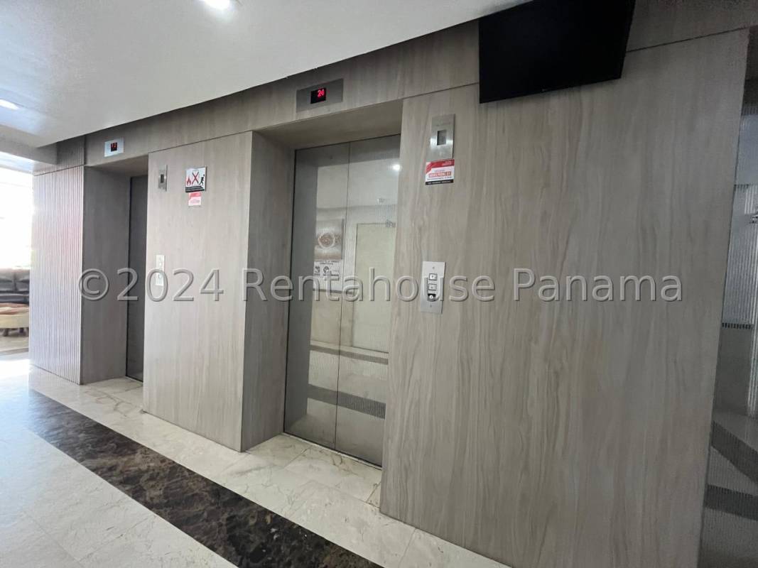 Modern elevator lobby area in PH Premium Tower San Francisco Panama