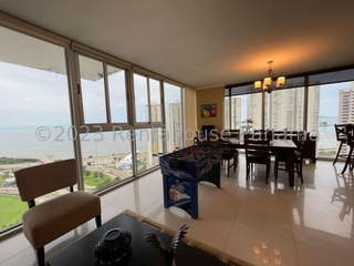 Apartment for Sale in San Francisco - 3 bedrooms