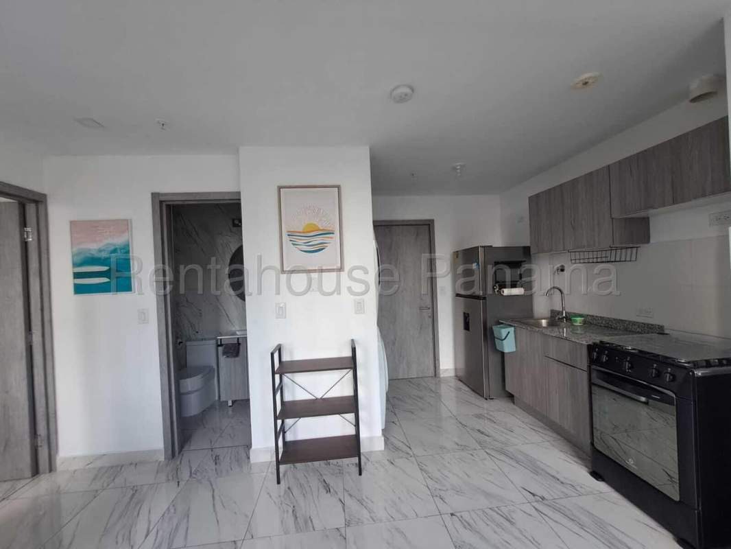 Elegant lobby with coffee shop and modern decor PH The Gray Calle 50 Panama