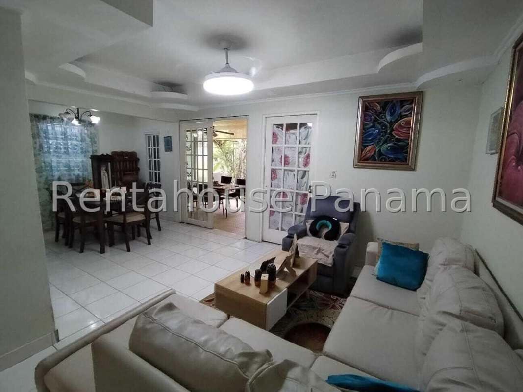 Closed kitchen granite countertop white cabinets Villa Zaita Panama house