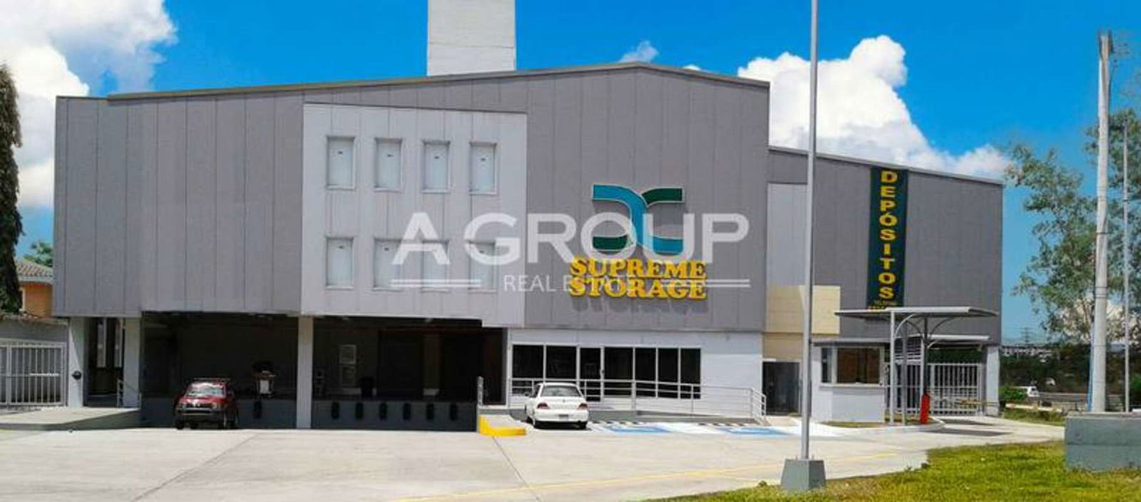 Modern self-storage warehouse with parking in Costa del Este, Supreme Storage Panama City