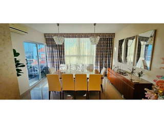 Apartment for Sale in San Francisco - 3 bedrooms