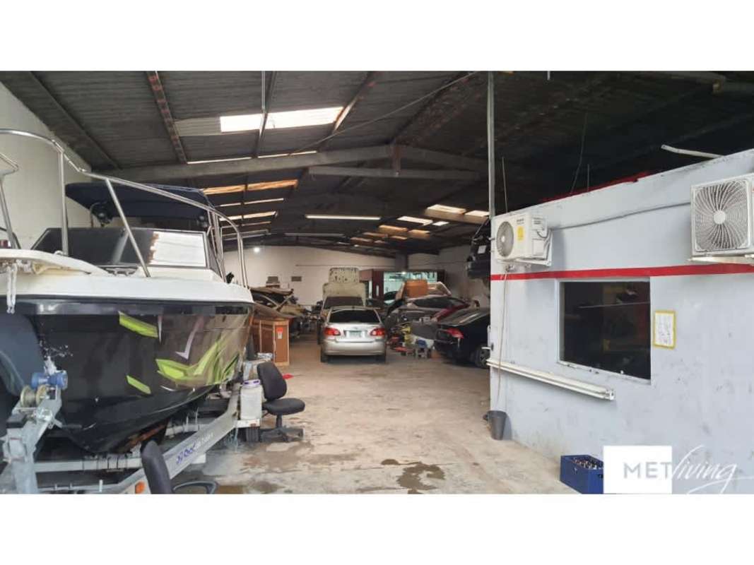 Interior industrial workshop with boats and cars storage Ciudad Radial Juan Diaz Panama City