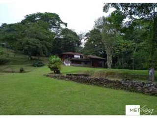 House for Sale in Panama Este - 5 bedrooms