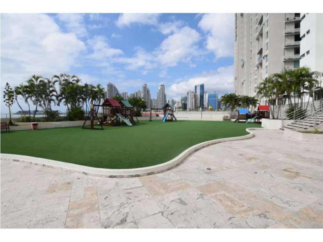 Modern high-rise condominium with balconies and ocean views PH Terrawind in Coco del Mar Panama