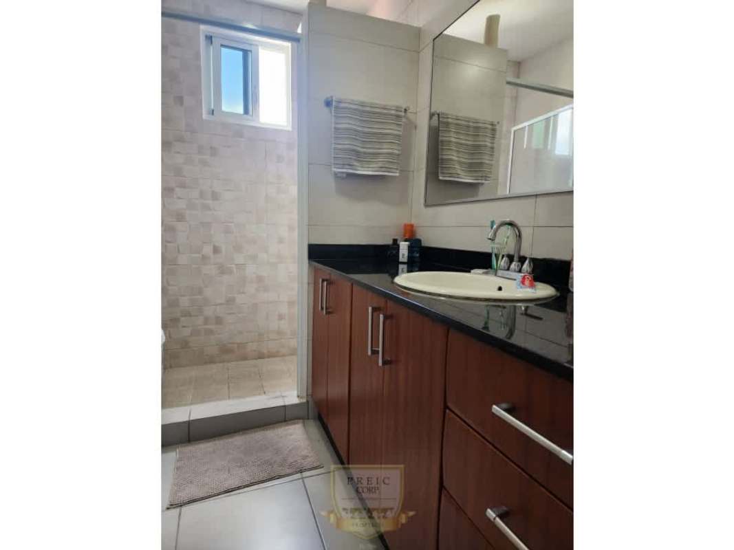 Spacious 3BR Apartment with City View San Francisco