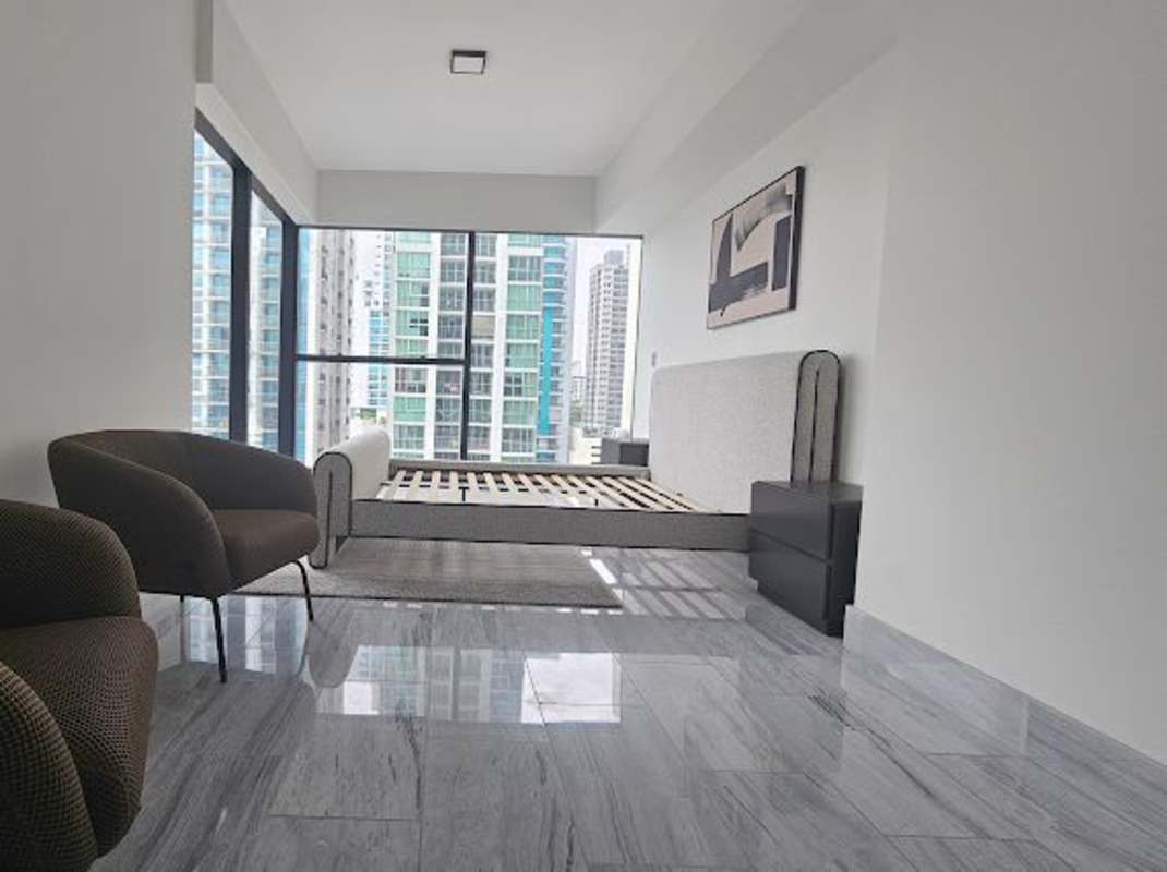 Spacious master bedroom with ocean view and AC in PH BICSA Panama City Avenida Balboa