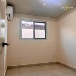 Master bedroom with marble tile floors in Playa Dorada rental Panama Oeste