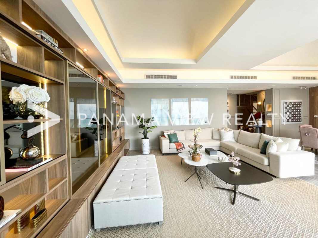 Spacious master suite with panoramic oceanfront windows, walk-in closet in PH The Pearl Costa del Este Panama