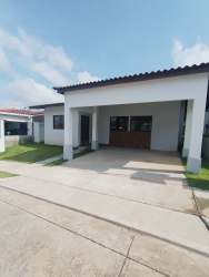 New single-family home covered carport and driveway Cerro Silvestre Panama