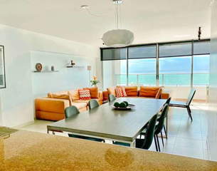 Apartment for Sale in San Francisco - 3 bedrooms