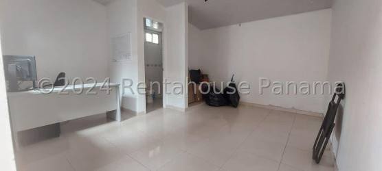 Bright living room with ceramic tile floors and large windows in Brisas del Golf Panama Oeste