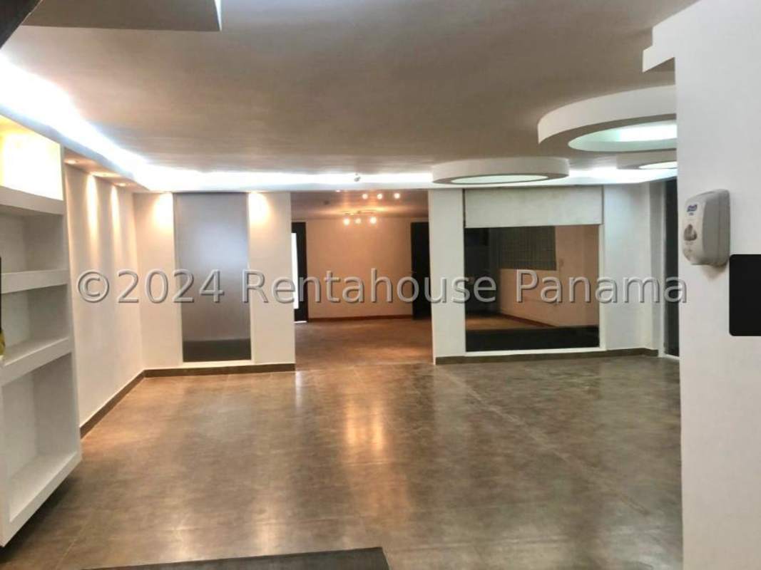 Large tile floor open area suitable for showroom or office in prime Obarrio Panama