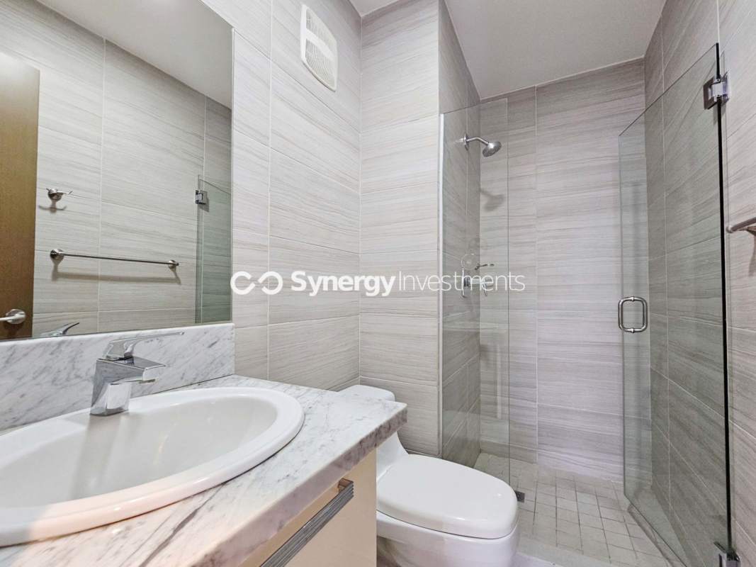 Infinity edge rooftop pool overlooking city Panama City PH Metropolitan amenities