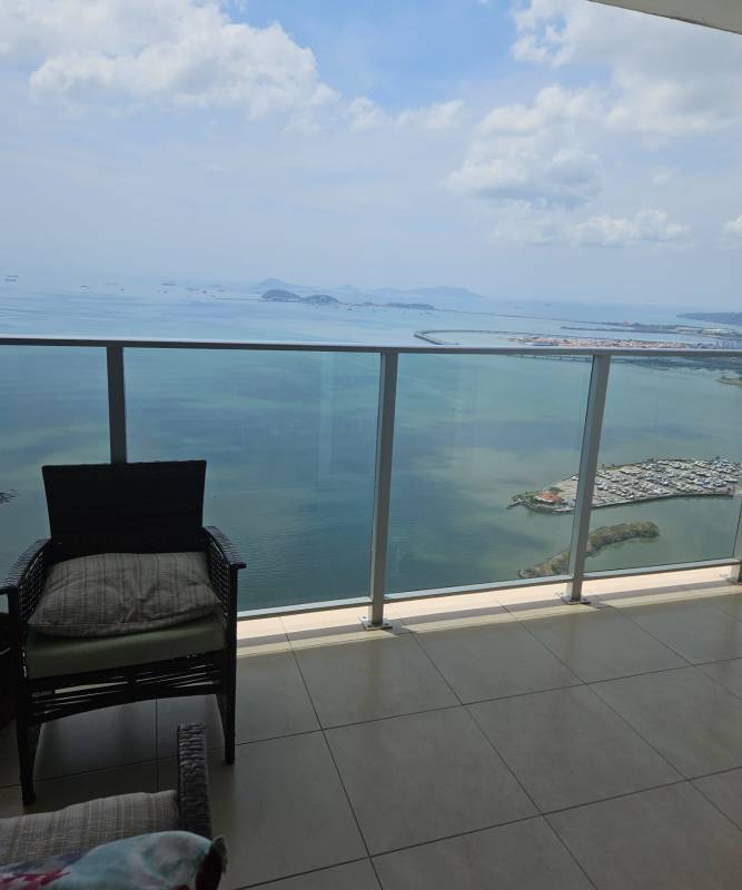 Luxury 2BR Waterfront Apt High Floor PH Waters Avenida Balboa