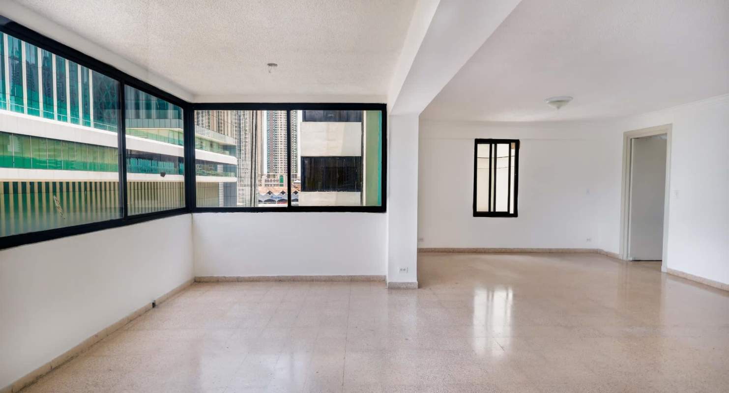 Bedroom with built-in closet, AC and large window PH Las Marianas Punta Paitilla Panama