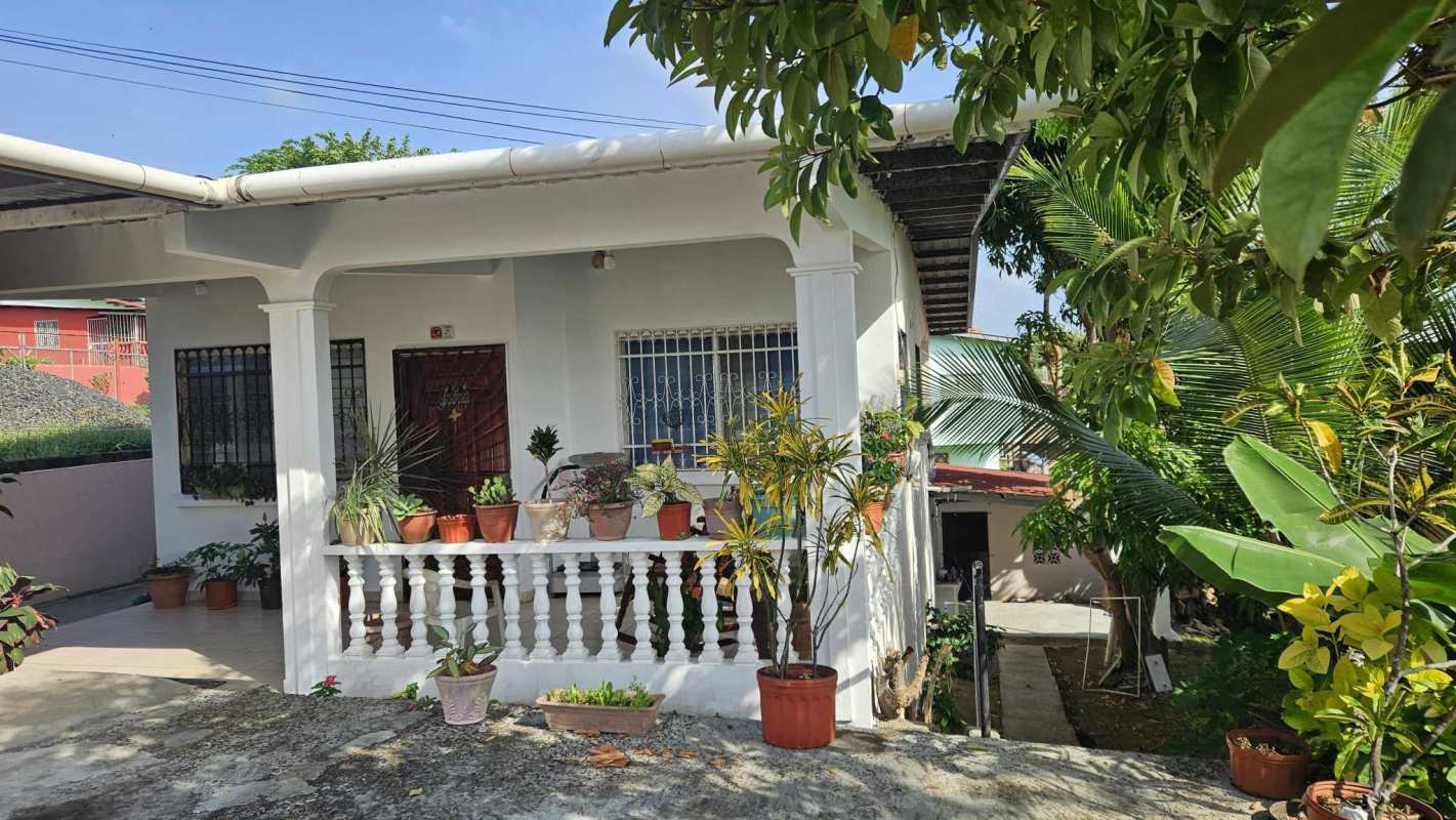 Outdoor utility space with concrete sink and window bars in Las Cumbres Panama apartment for rent