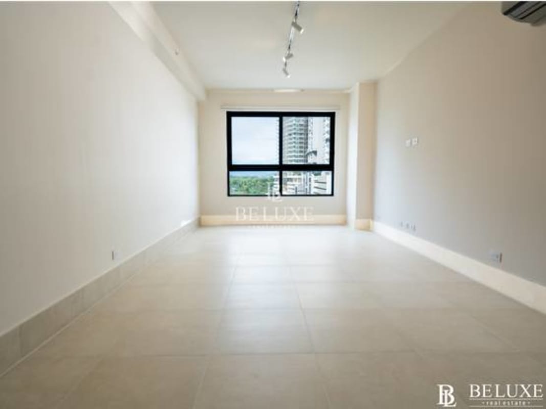 Luxury pool amenities at PH Ocean House Santa Maria Golf Country Club Panama