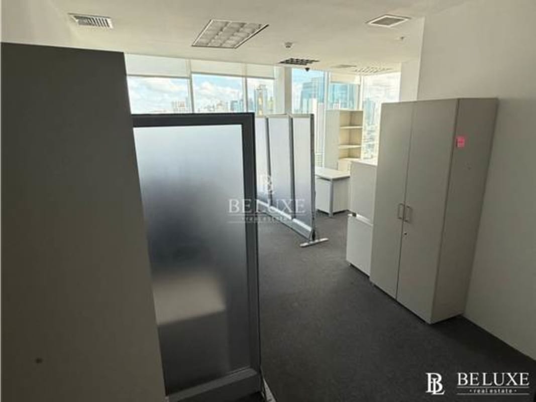 Bright open plan commercial space with modular desks in Ocean Business Plaza Panama