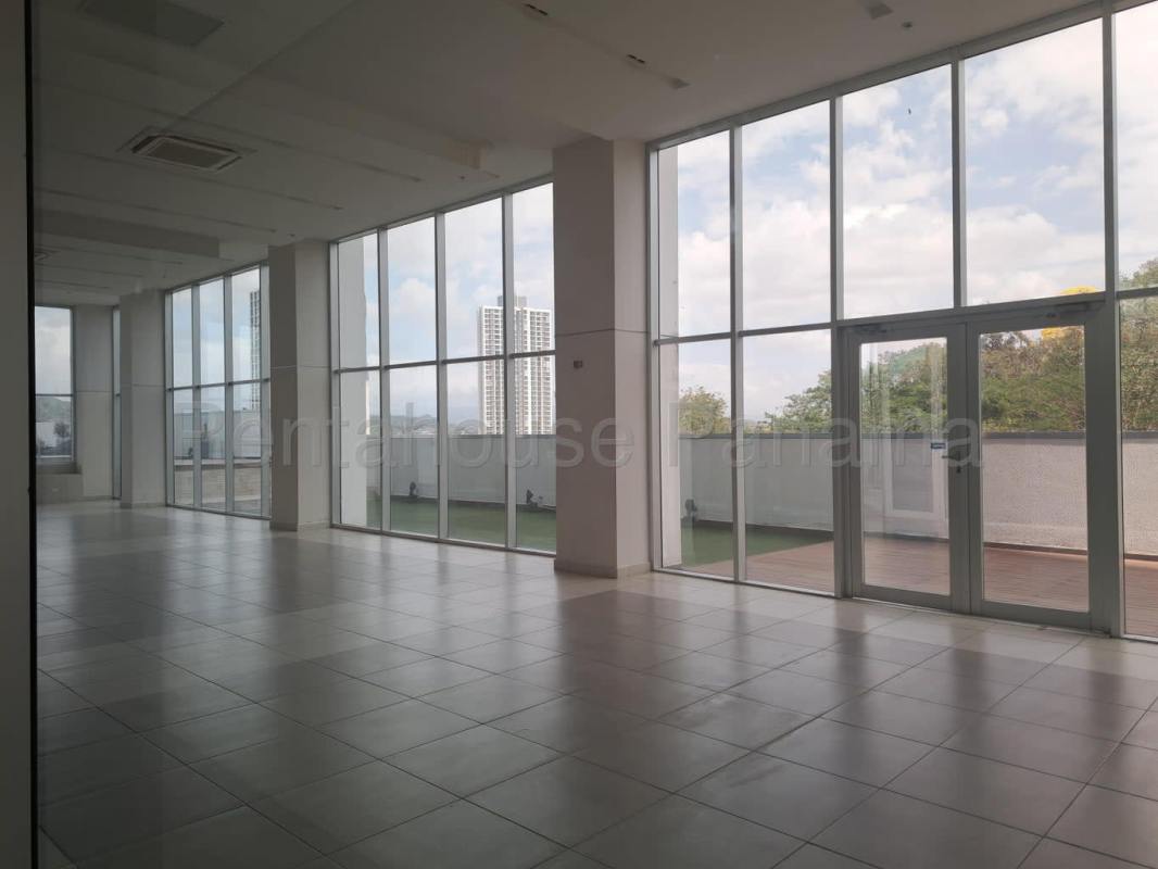 Rooftop event area with panoramic city views PH Villa de las Fuentes Betania Panama