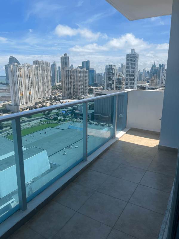 Modern open kitchen with granite counters PH Cabo Marzo Coco del Mar