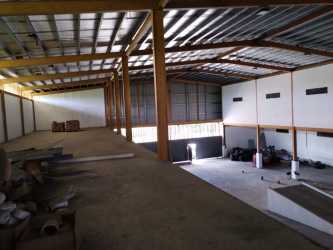 Warehouse with large loading door ramp freight access Arraiján Panama