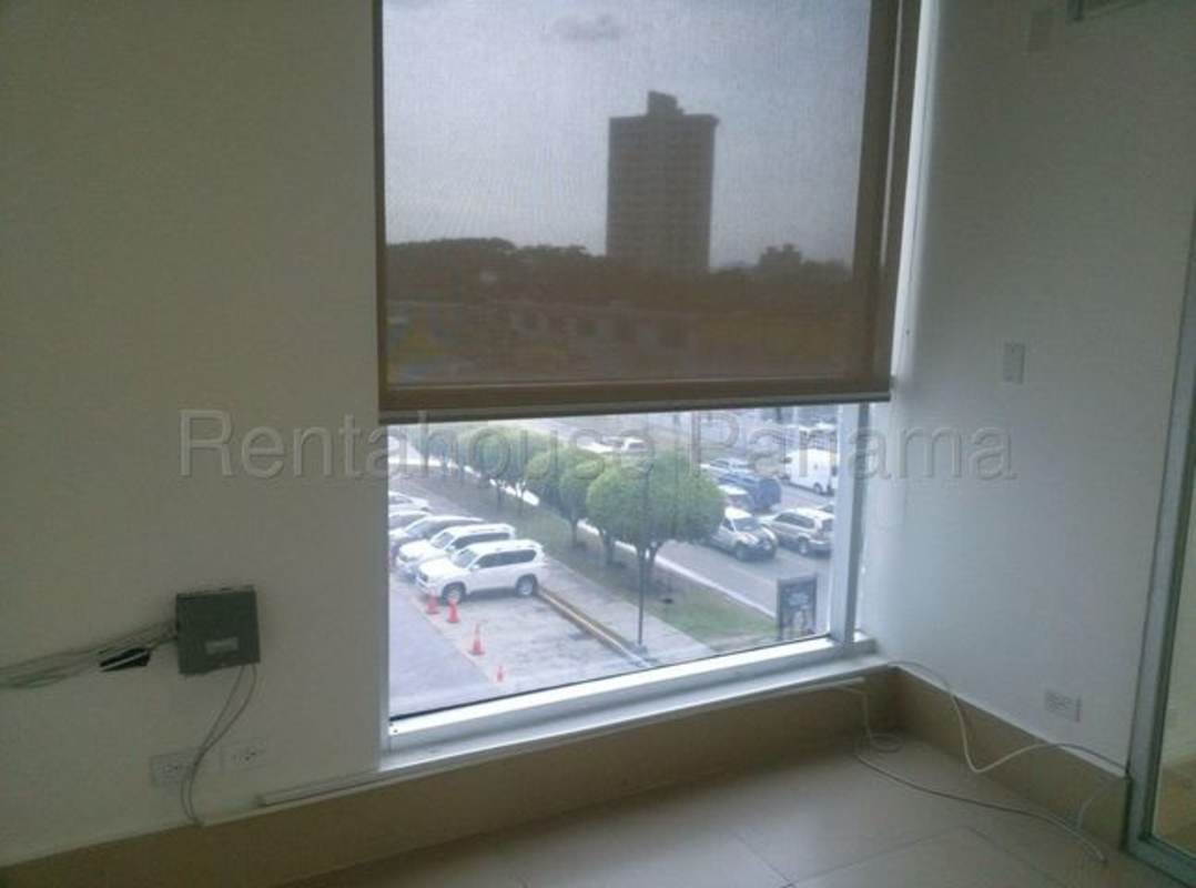 Entrance lobby with elevators in PH Top Tower Costa del Este Panama