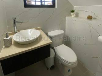 Large master bedroom with AC, big windows, built-in closet in rental house La Chorrera Panama