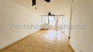 Apartment for Sale in San Francisco - 3 bedrooms