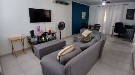 Bedroom with double and single bed split AC window blinds house for rent Arraijan