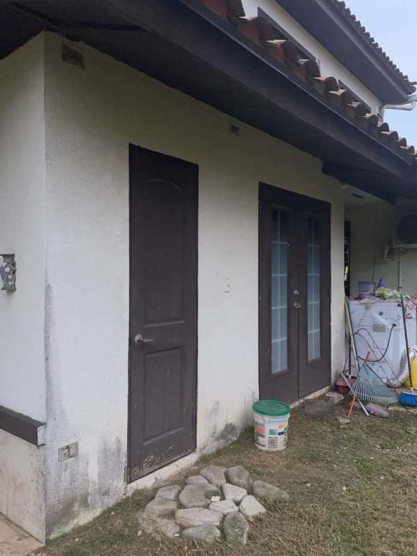 Open dining living space with large sliding doors to patio in Mirador del Lago Tocumen