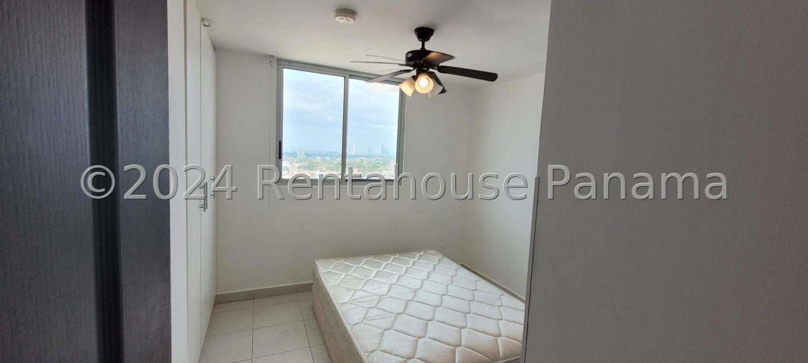 Rooftop social terrace with BBQ grill in PH Riverside Panama City