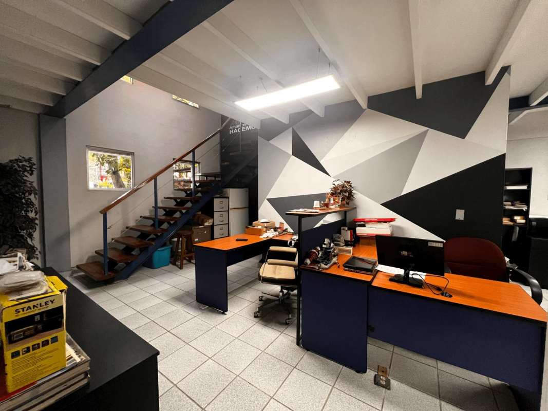 Private office with large windows, AC split unit in commercial rental Llano Bonito Panama