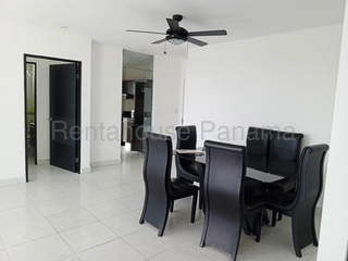 Apartment for Rent in Edison Park - 3 bedrooms