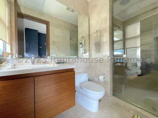 Apartment for Sale in Santa Maria - 3 bedrooms