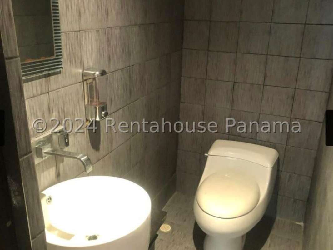 Exclusive Duplex Commercial Space 420m² Prime Obarrio Avenue - View 3