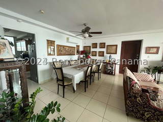 Apartment for Sale in San Francisco - 3 bedrooms