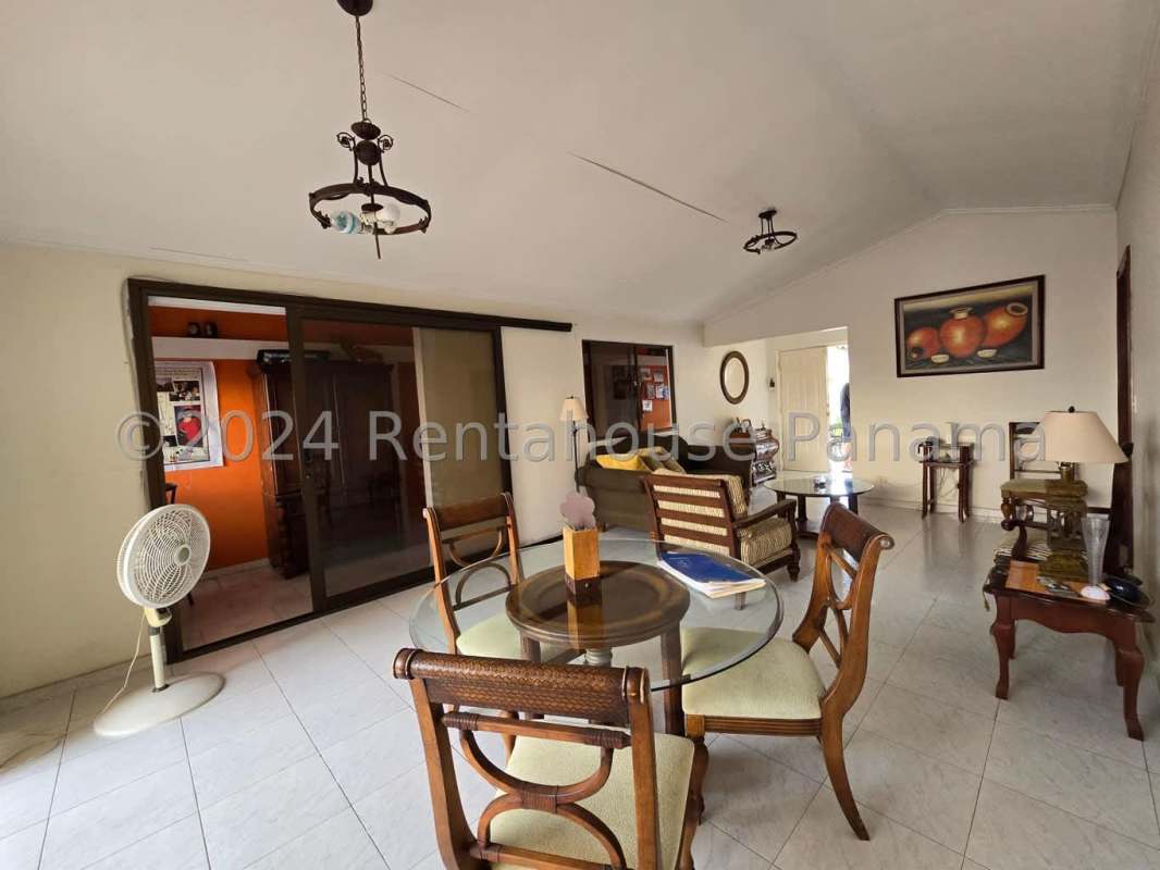 Spacious living dining room vaulted ceiling large windows Brisas del Golf Panama