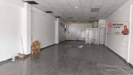 Finished commercial interior with tile floor and white walls Vista Alegre