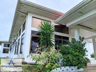 Luxury house with terrace and garden in exclusive David neighborhood Panama