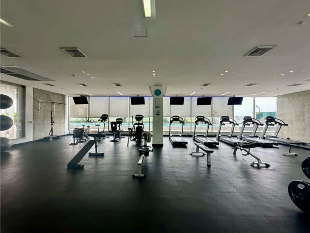 Bedroom with built-in closet, large window and city view in PH Greenview Santa Maria Panama