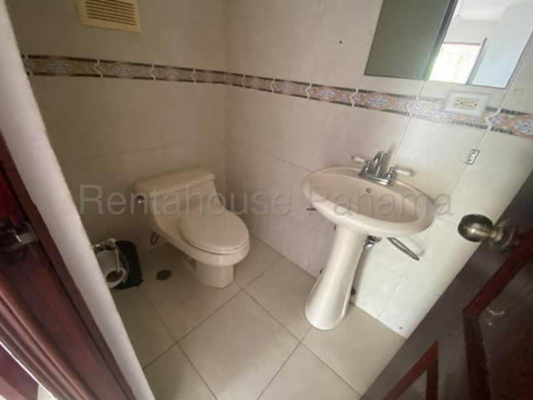 Equipped kitchen with granite countertops, wooden cabinets in Villa Valencia Costa Sur