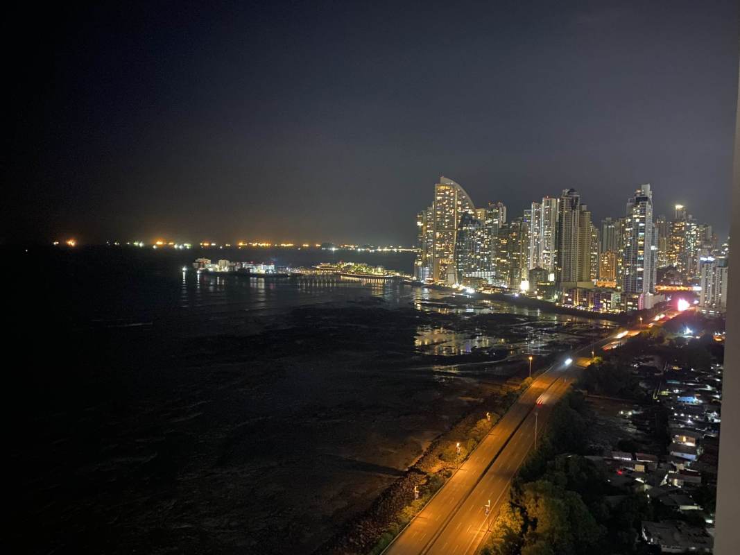 Master bedroom with sea views PH Terrawind San Francisco