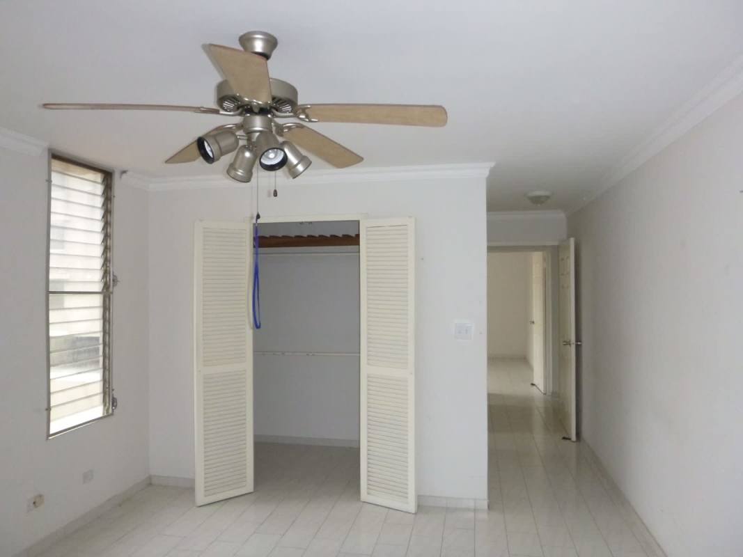 Bathroom with walk-in shower, pedestal sink, mirror in PH Ocean View Panama for rent