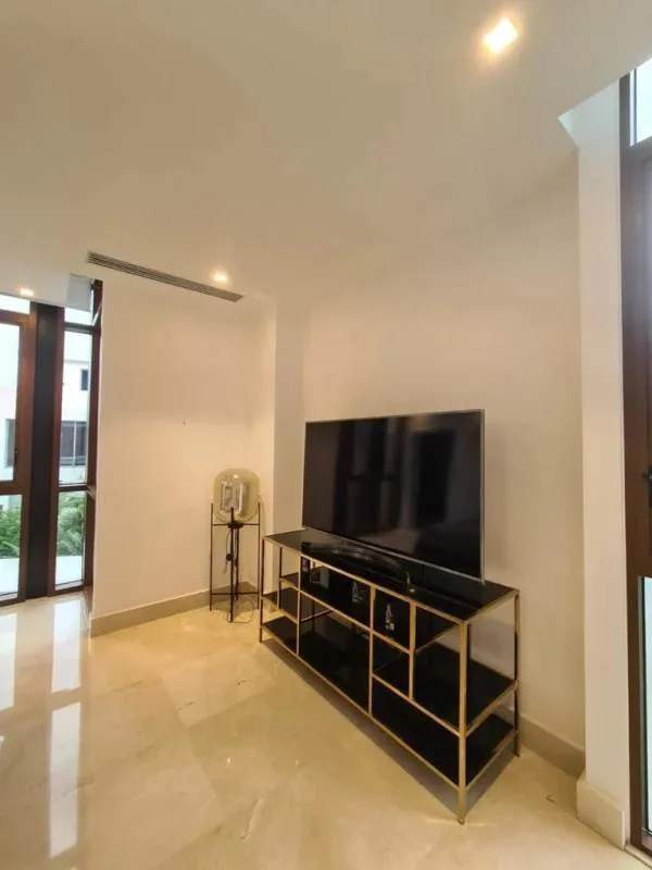 Open concept living space with floor-to-ceiling windows in PH Ocean Reef Punta Pacífica