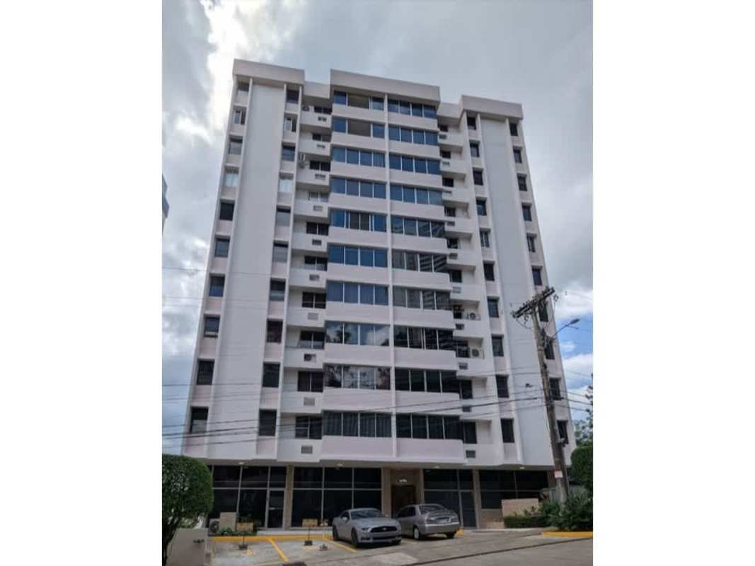 High-rise residential building PH Dos Mares 1 with balconies and parking