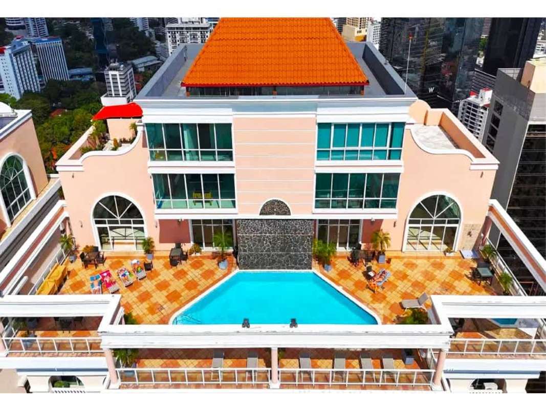 Master bedroom with balcony access, AC, closet, skyline and ocean views PH Vista del Mar Panama City