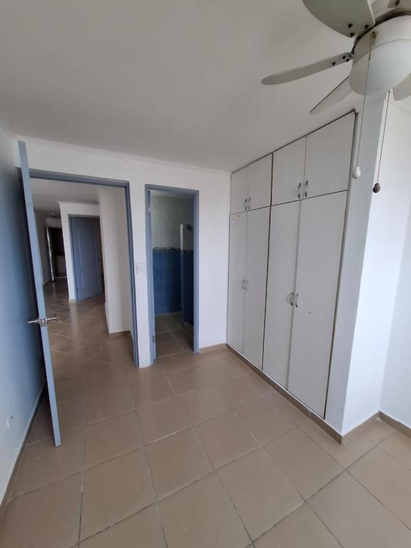 Interior hallway with ceramic tile floors in PH Pueblo Nuevo Panama apartment